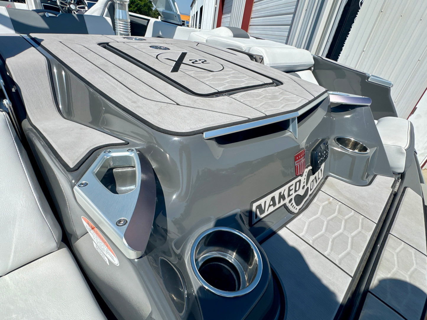 2019 MasterCraft X22 - LIKE NEW - 60 Hours