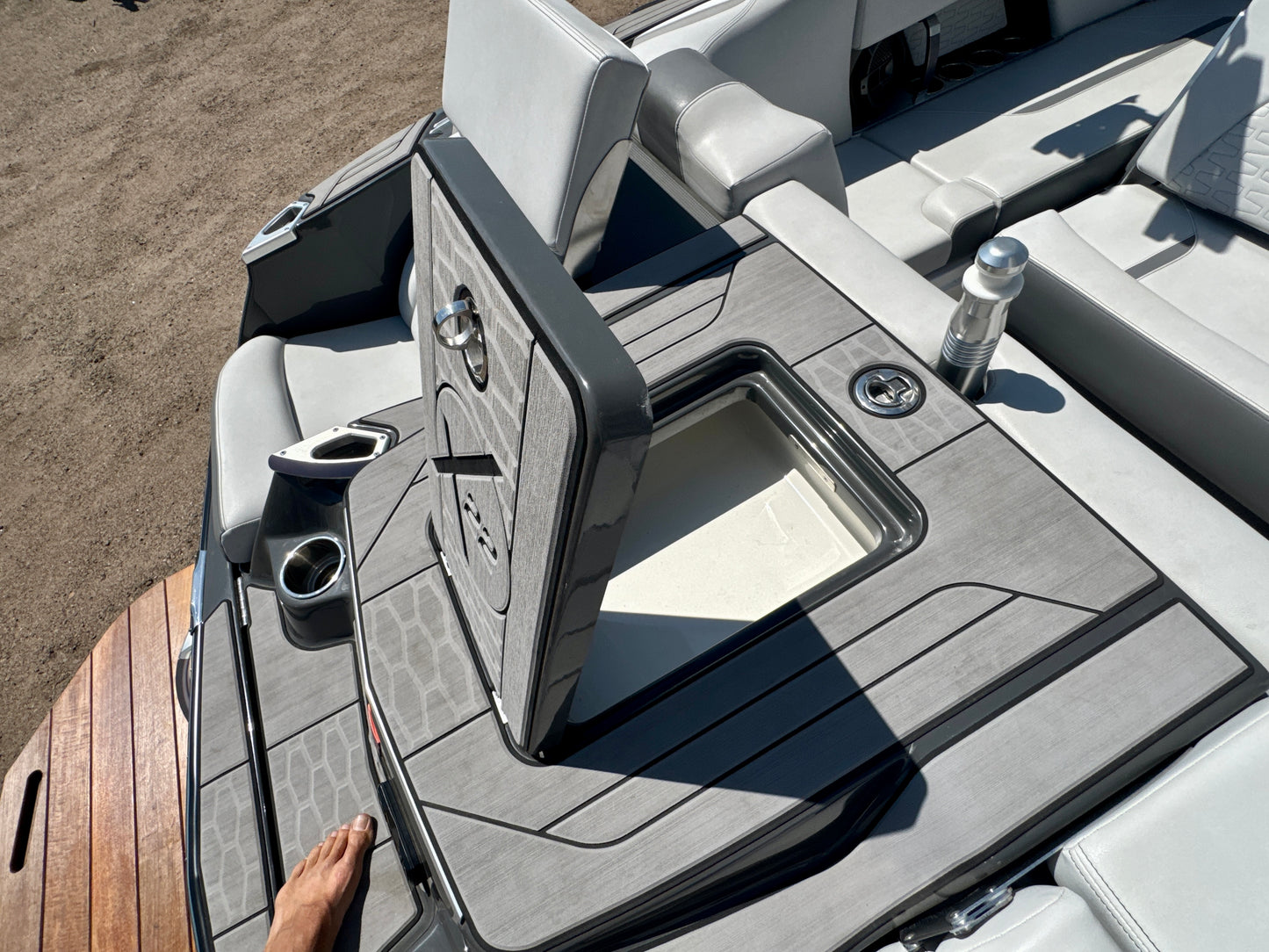 2019 MasterCraft X22 - LIKE NEW - 60 Hours