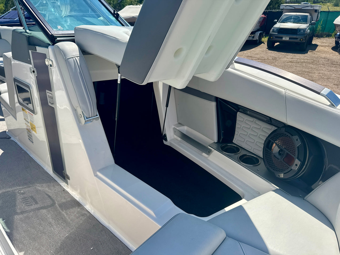 2019 MasterCraft X22 - LIKE NEW - 60 Hours