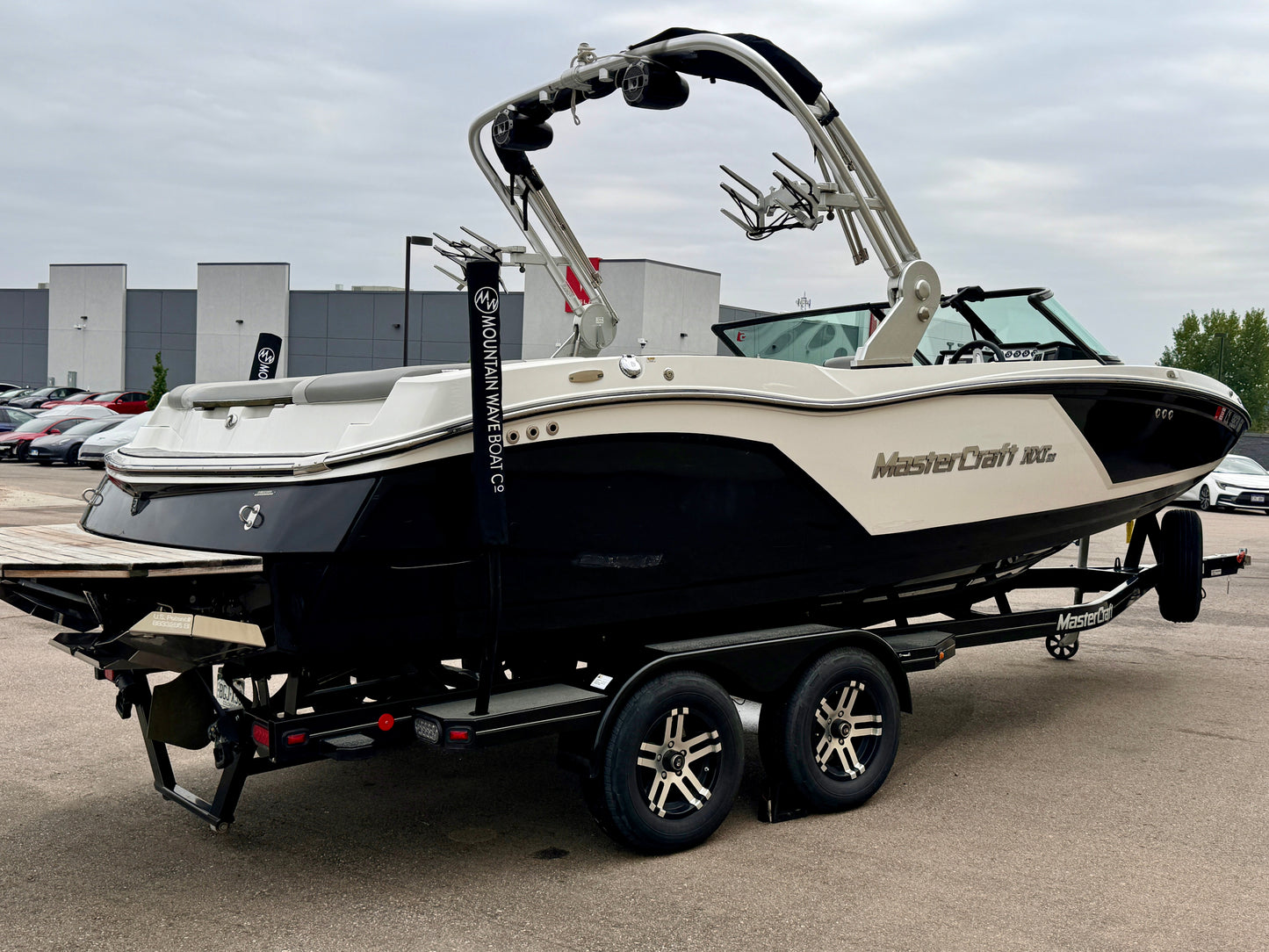 2018 MasterCraft NXT22 - USED & READY TO SURF