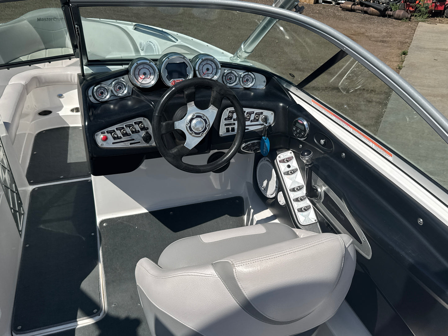 2008 MasterCraft X30 - W/GO SURF ASSIST