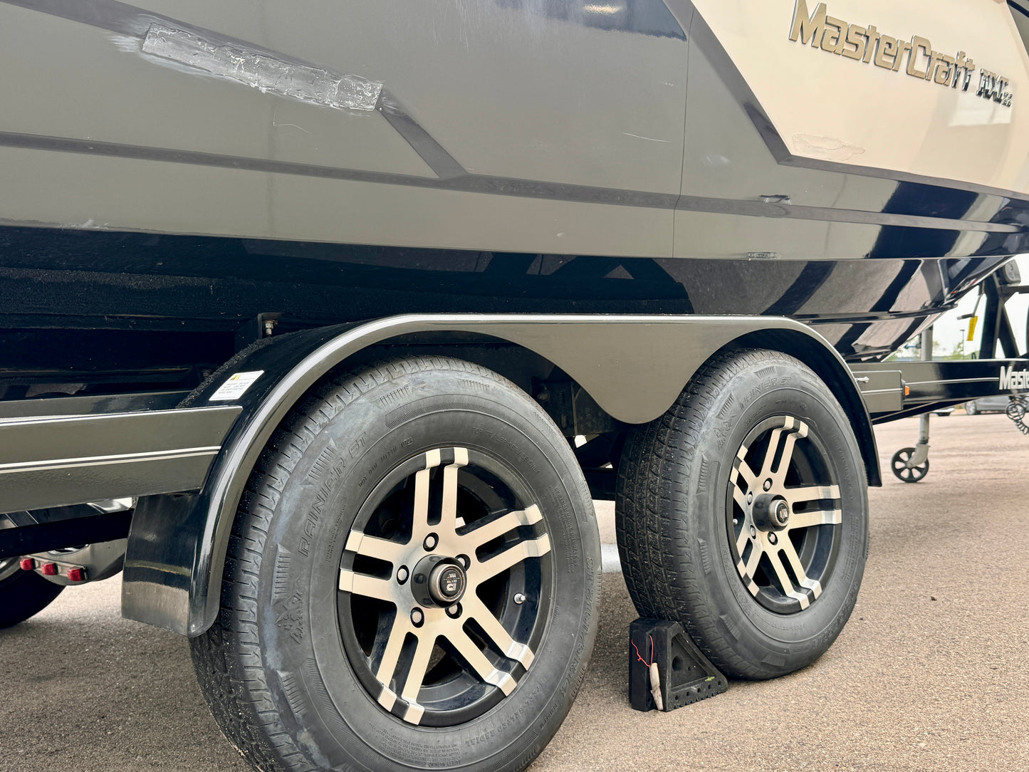 2018 MasterCraft NXT22 - USED & READY TO SURF