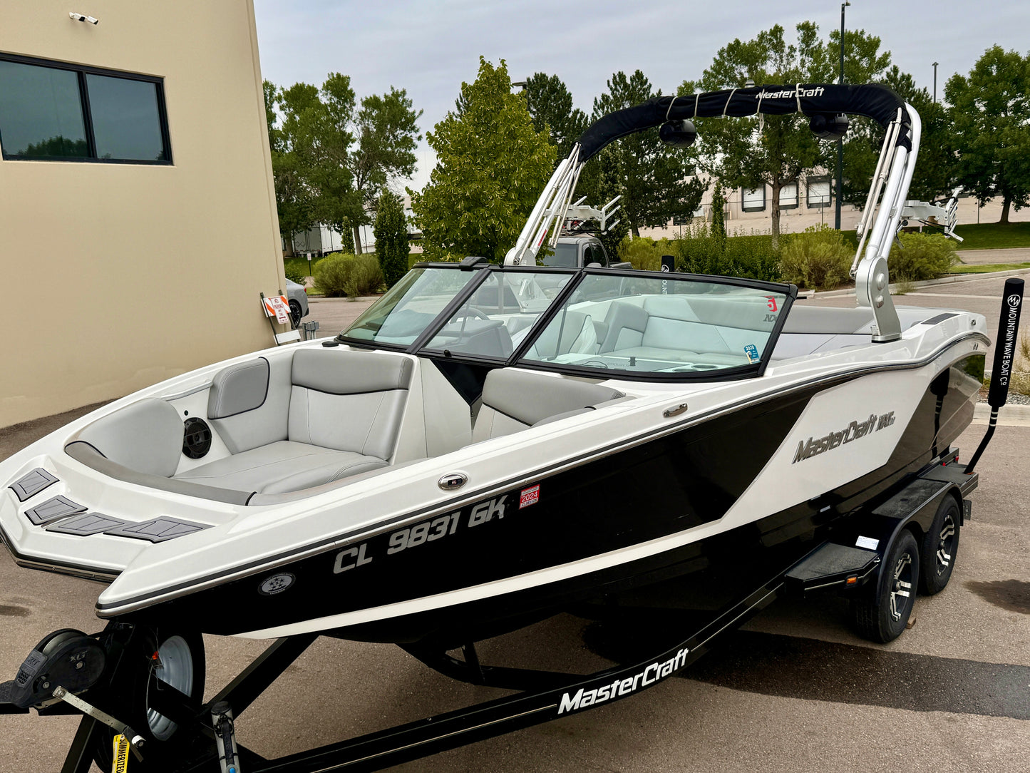 2018 MasterCraft NXT22 - USED & READY TO SURF