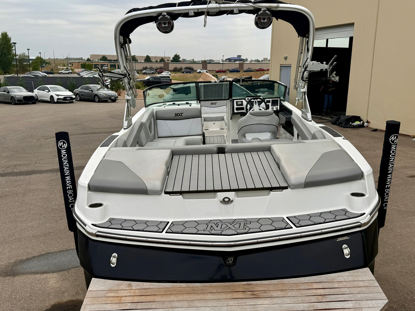 2018 MasterCraft NXT22 - USED & READY TO SURF