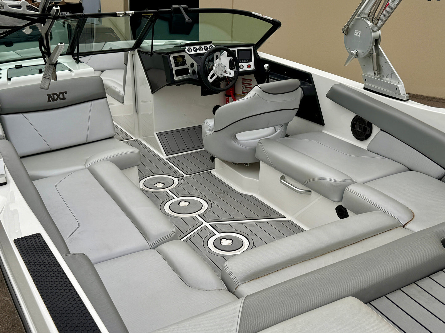 2018 MasterCraft NXT22 - USED & READY TO SURF