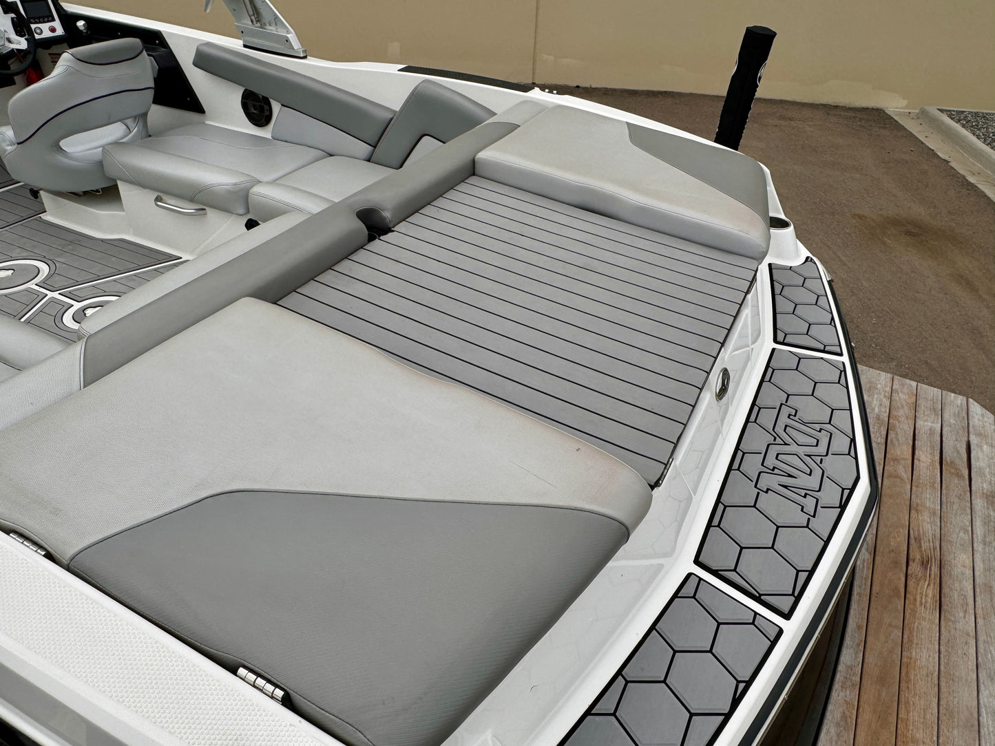 2018 MasterCraft NXT22 - USED & READY TO SURF