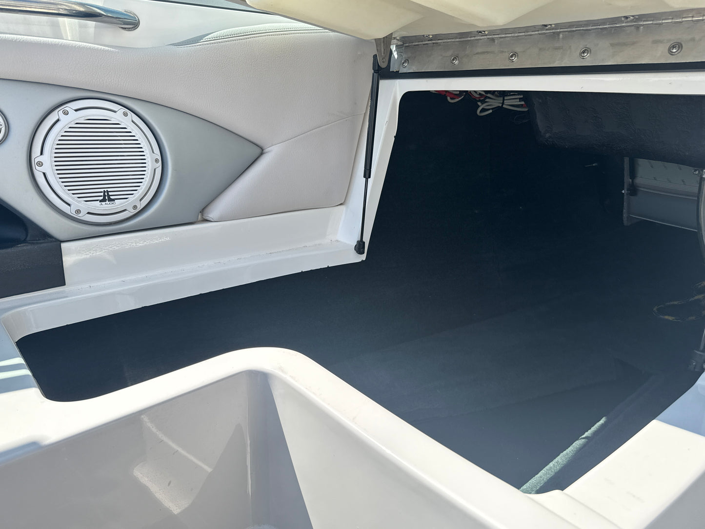 2008 MasterCraft X30 - W/GO SURF ASSIST