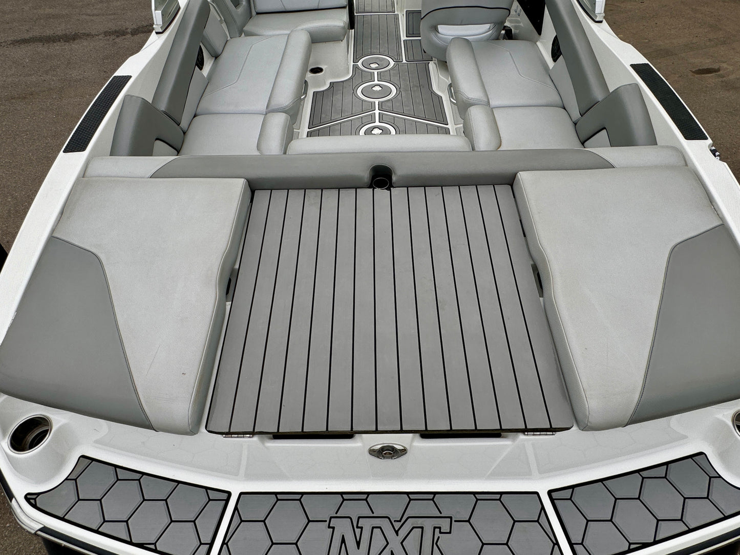2018 MasterCraft NXT22 - USED & READY TO SURF