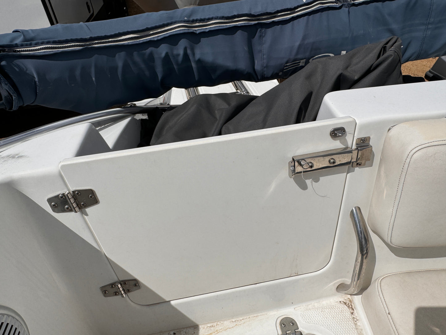 2016 Tahoe 2150 Deck Boat w/ 150HP Mercury Outboard