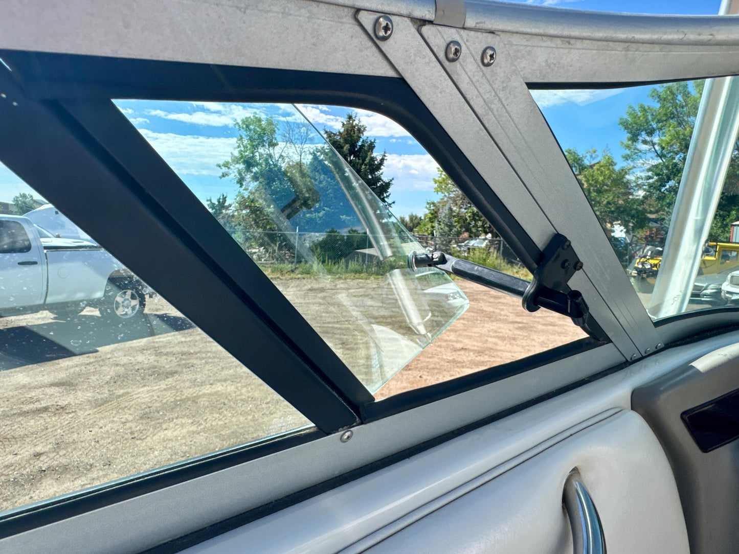 1999 Crownline 202 BR
