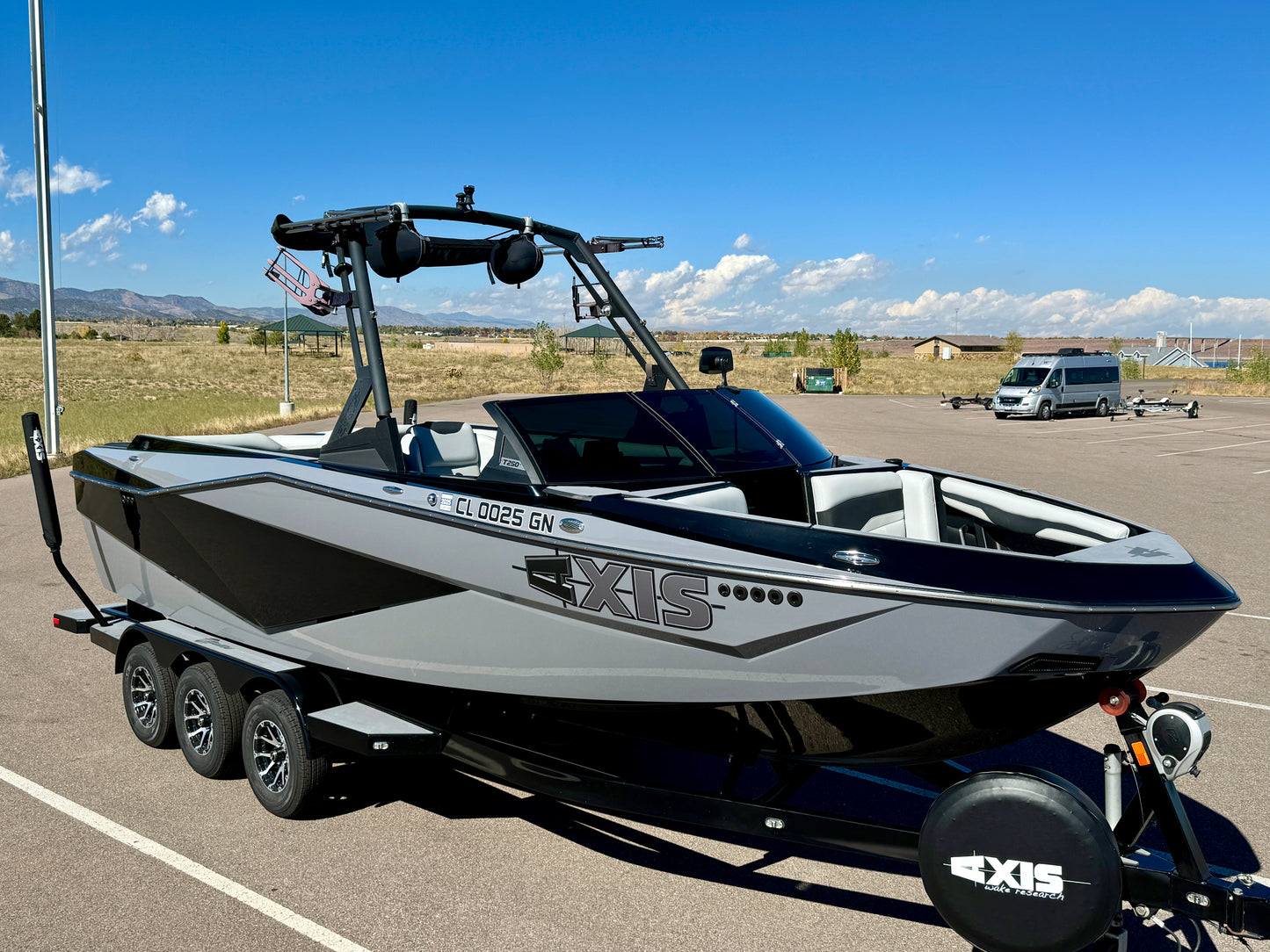 2022 Axis T250 - NEW LT4 -LIKE NEW BOAT