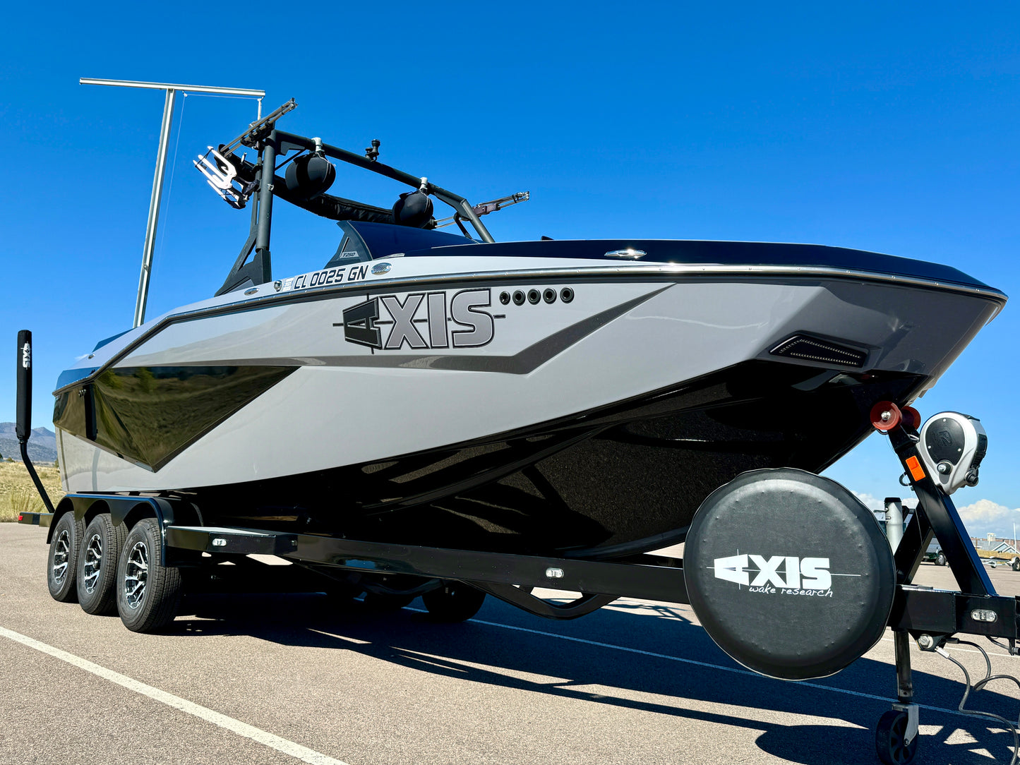 2022 Axis T250 - NEW LT4 -LIKE NEW BOAT