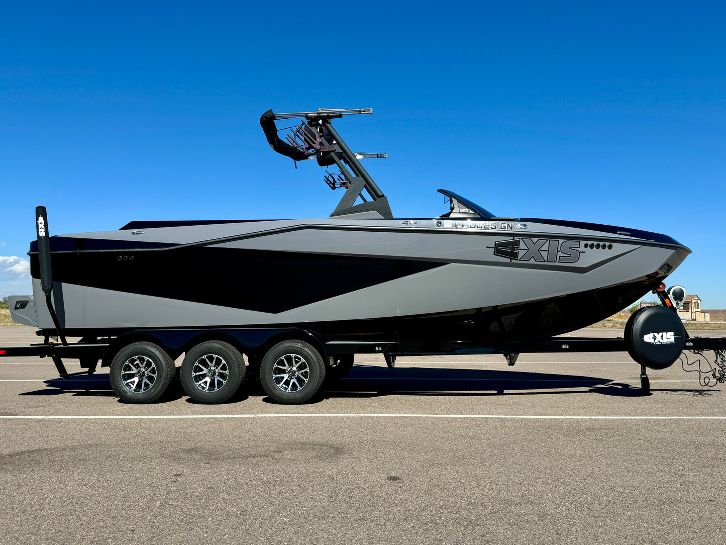 2022 Axis T250 - NEW LT4 -LIKE NEW BOAT