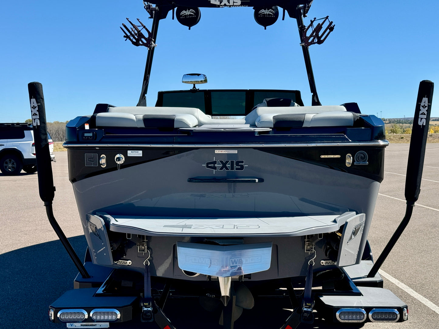 2022 Axis T250 - NEW LT4 -LIKE NEW BOAT