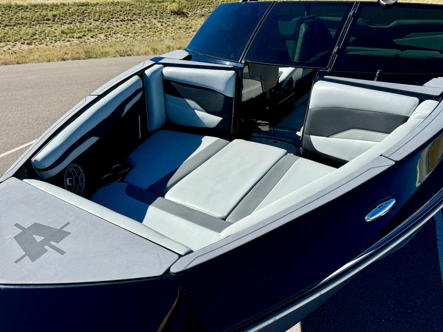 2022 Axis T250 - NEW LT4 -LIKE NEW BOAT