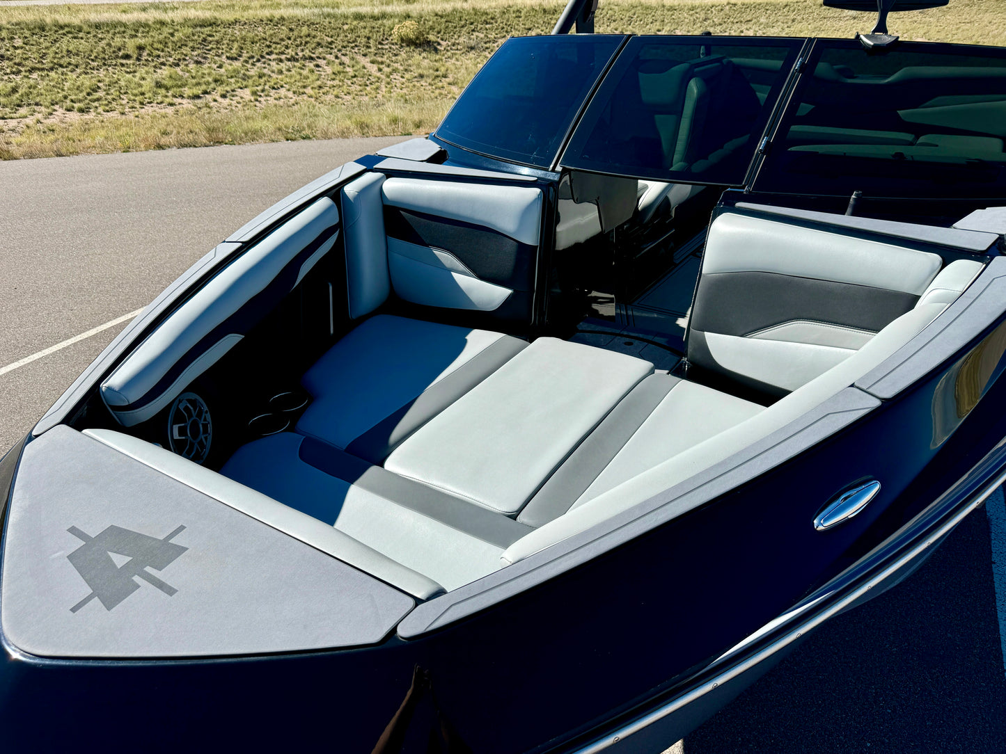 2022 Axis T250 - NEW LT4 -LIKE NEW BOAT