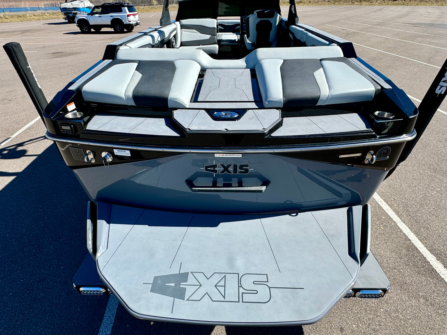 2022 Axis T250 - NEW LT4 -LIKE NEW BOAT