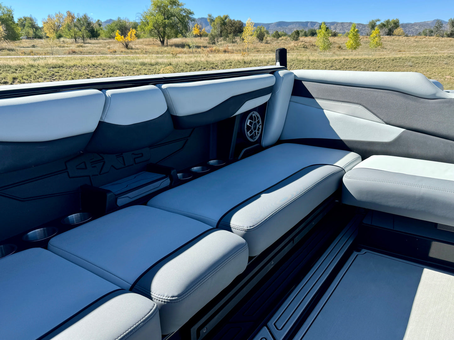 2022 Axis T250 - NEW LT4 -LIKE NEW BOAT