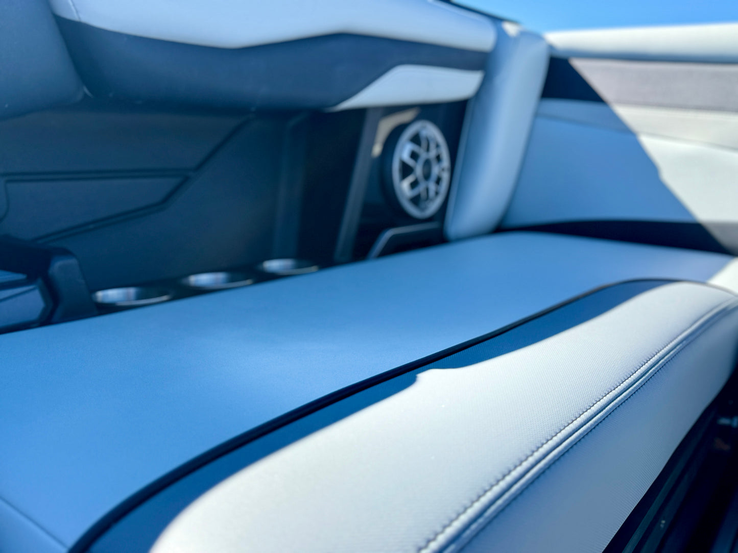 2022 Axis T250 - NEW LT4 -LIKE NEW BOAT