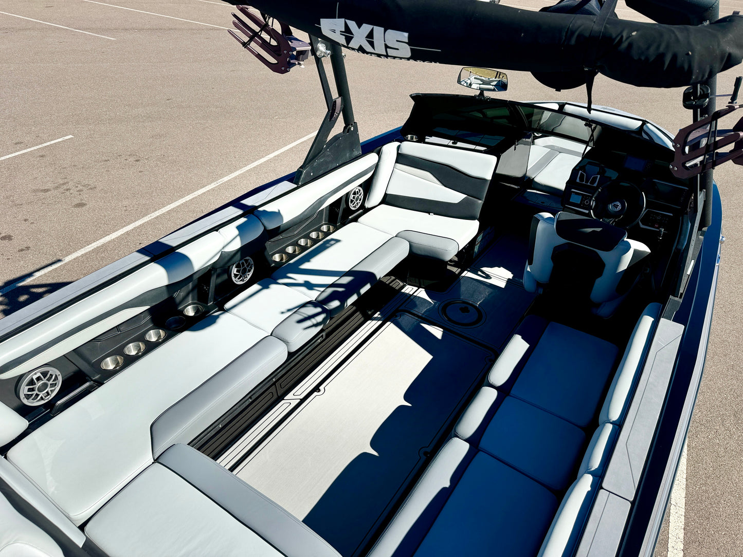 2022 Axis T250 - NEW LT4 -LIKE NEW BOAT